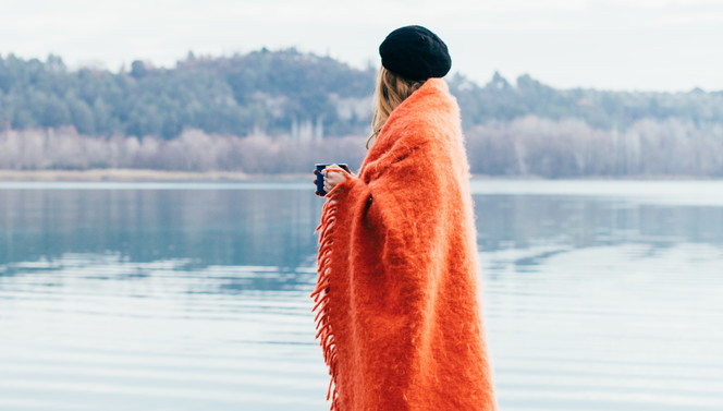 Frau am See